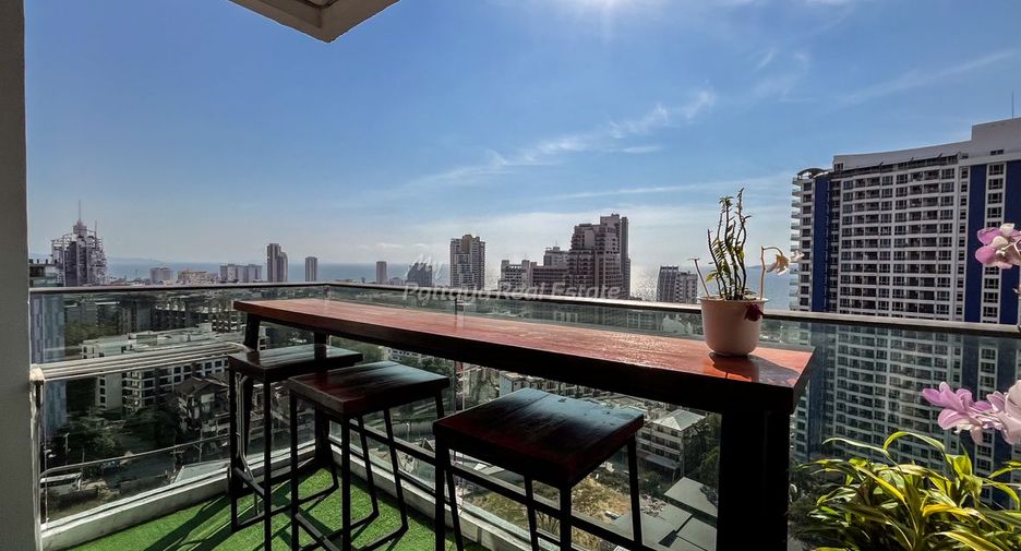 For sale 2 ベッドルーム condo in Bang Lamung, Chonburi