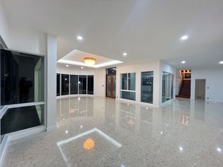 出售 4 卧室 独立屋 在 Taling Chan, 曼谷