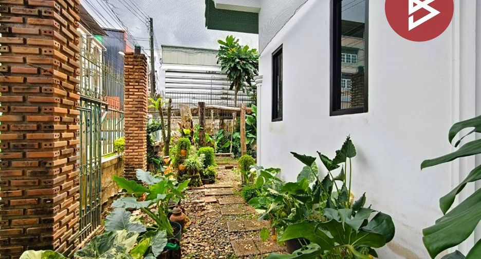 For sale 4 bedrooms house in Mueang Chanthaburi, Chanthaburi