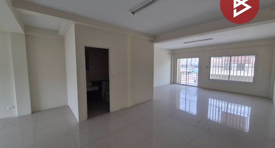Local comercial en venta de 3 habitaciones en Mueang Suphanburi, Suphan Buri