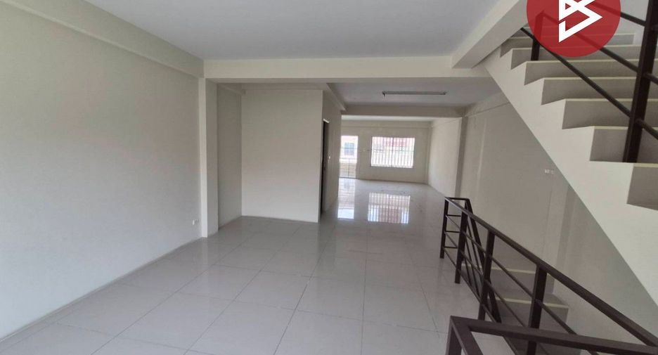 Local comercial en venta de 3 habitaciones en Mueang Suphanburi, Suphan Buri