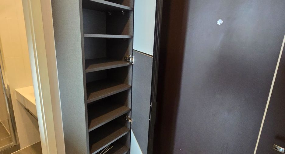 For rent 2 bedrooms condo in Phasi Charoen, Bangkok