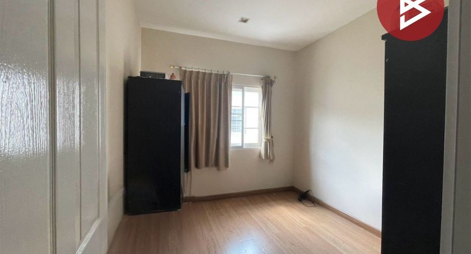For sale 4 bedrooms townhouse in Prawet, Bangkok