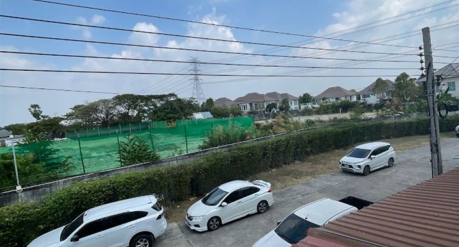 For sale 4 bedrooms townhouse in Prawet, Bangkok
