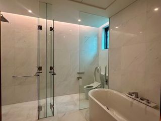For rent 2 bedrooms condo in Pathum Wan, Bangkok