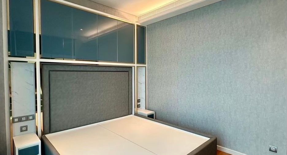 For rent 2 bedrooms condo in Pathum Wan, Bangkok