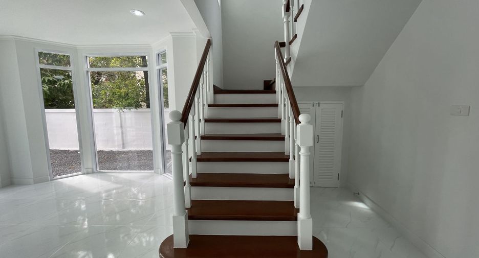 For sale 3 bedrooms house in Sai Mai, Bangkok
