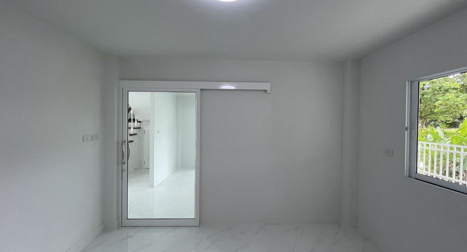 For sale 3 bedrooms house in Sai Mai, Bangkok