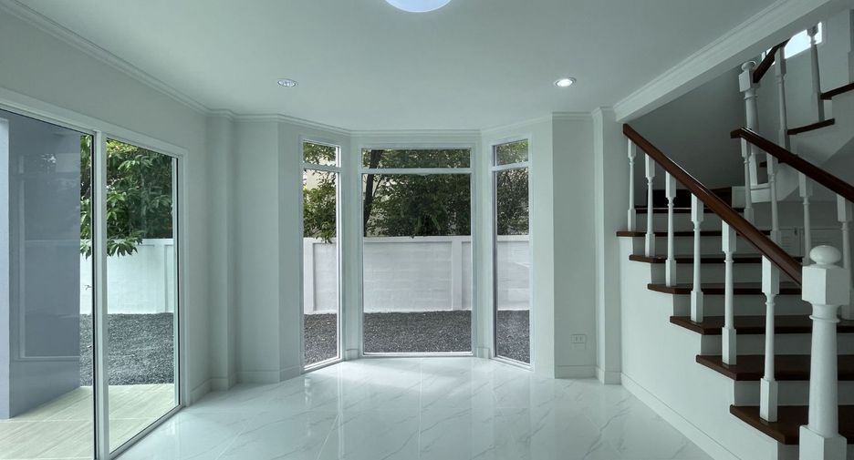 For sale 3 bedrooms house in Sai Mai, Bangkok