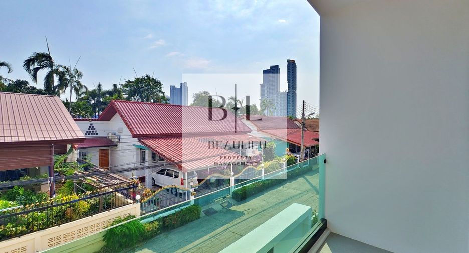 À louer 3 chambres maison à Bang Lamung, Chonburi