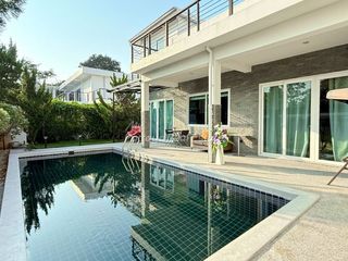 Casa en venta de 4 habitaciones en Bang Saray, Pattaya