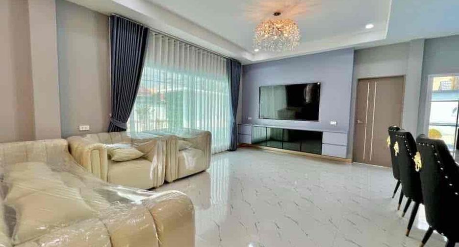 For rent 4 bedrooms villa in Bang Lamung, Chonburi