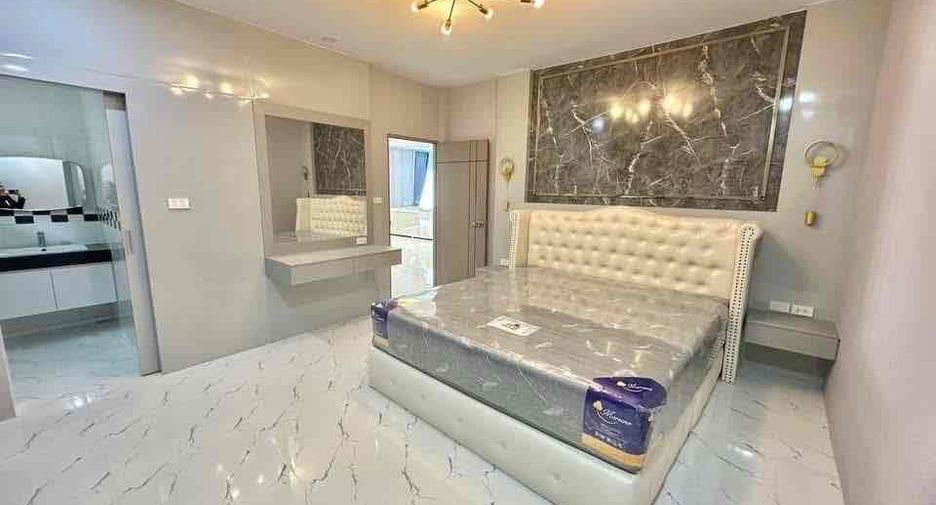 For rent 4 bedrooms villa in Bang Lamung, Chonburi