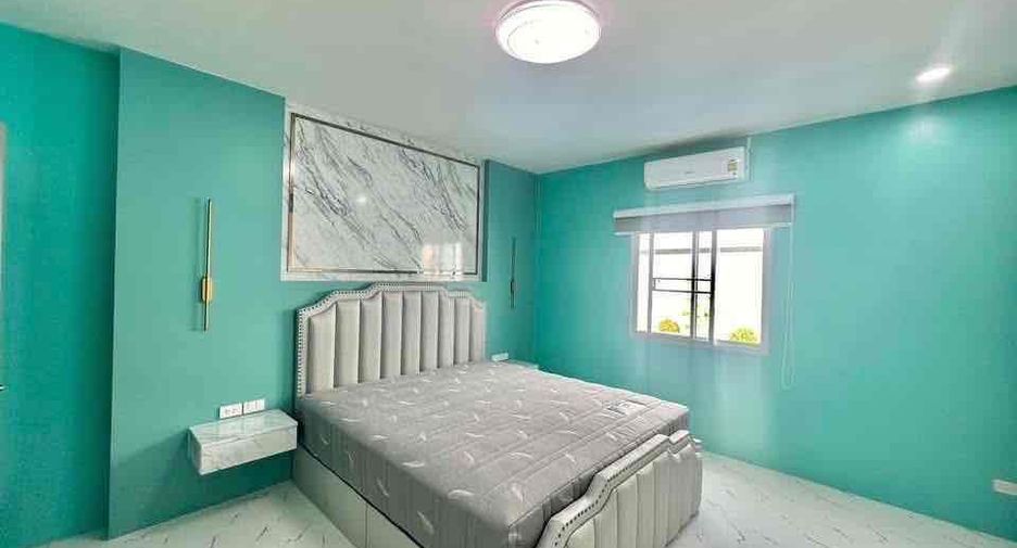 For rent 4 bedrooms villa in Bang Lamung, Chonburi