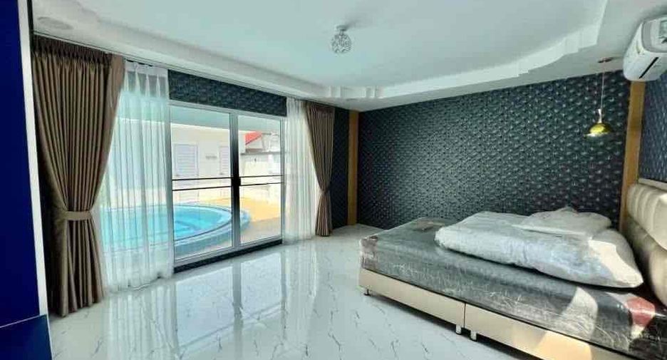 For rent 4 bedrooms villa in Bang Lamung, Chonburi