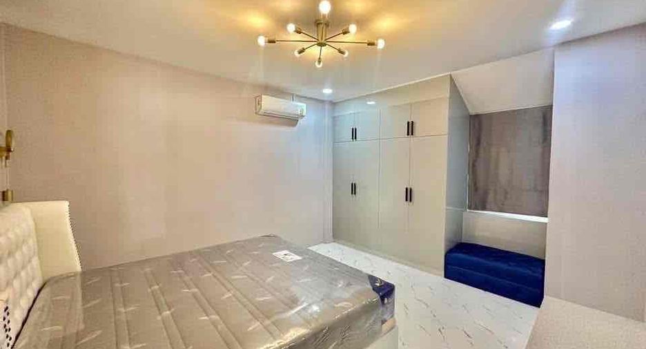 For rent 4 bedrooms villa in Bang Lamung, Chonburi