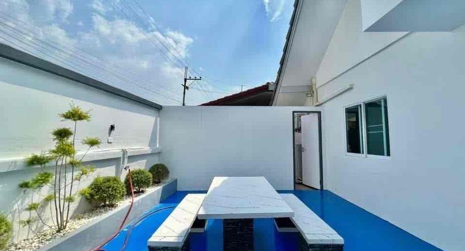 For rent 4 bedrooms villa in Bang Lamung, Chonburi