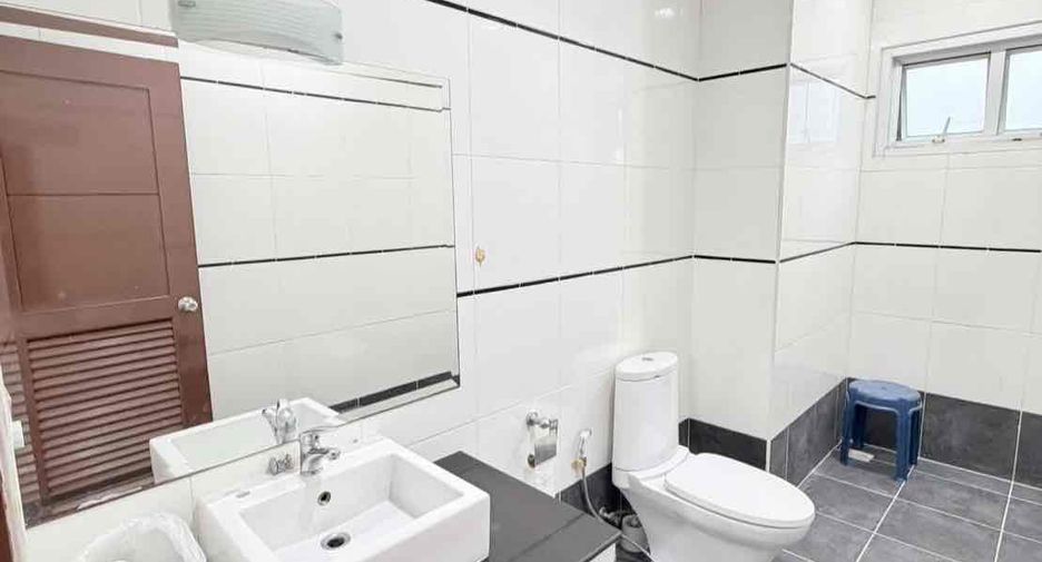 Villa en alquiler de 3 habitaciones en Bang Lamung, Chonburi