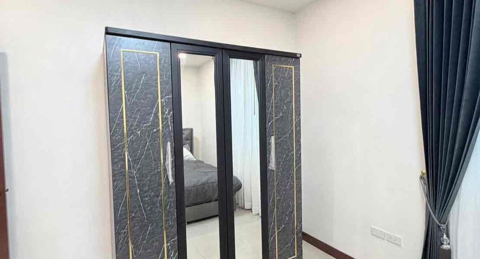 Villa en alquiler de 3 habitaciones en Bang Lamung, Chonburi