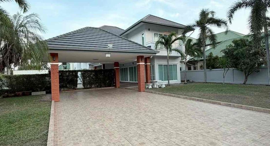 Villa en alquiler de 3 habitaciones en Bang Lamung, Chonburi