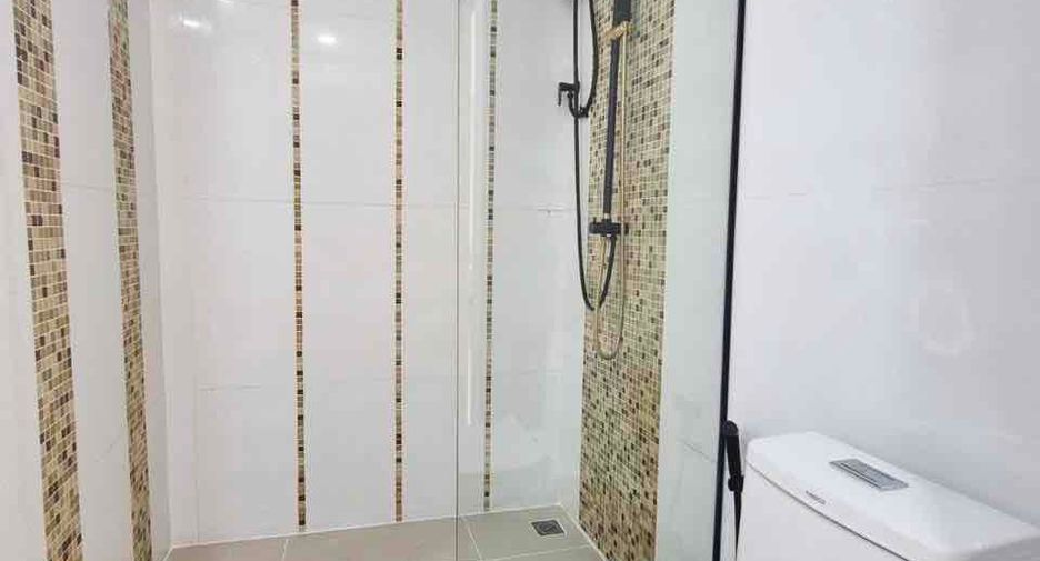 À louer et à vendre 1 chambre appartement à Bang Lamung, Chonburi