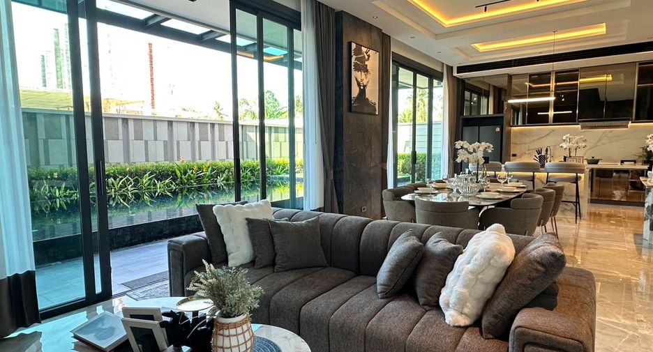For sale 4 bedrooms villa in Bang Lamung, Chonburi