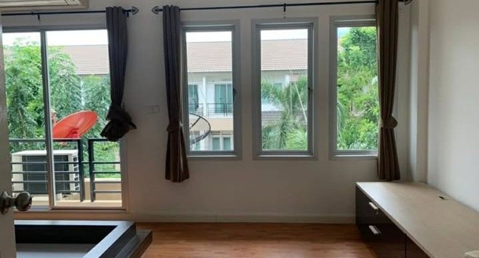 For rent そして for sale 3 ベッドルーム townhouse in Khan Na Yao, Bangkok