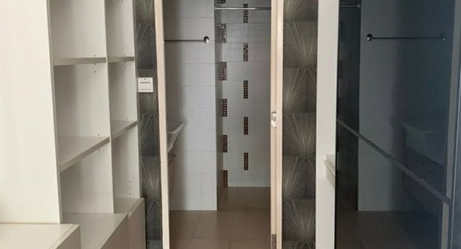 For rent そして for sale 3 ベッドルーム townhouse in Khan Na Yao, Bangkok