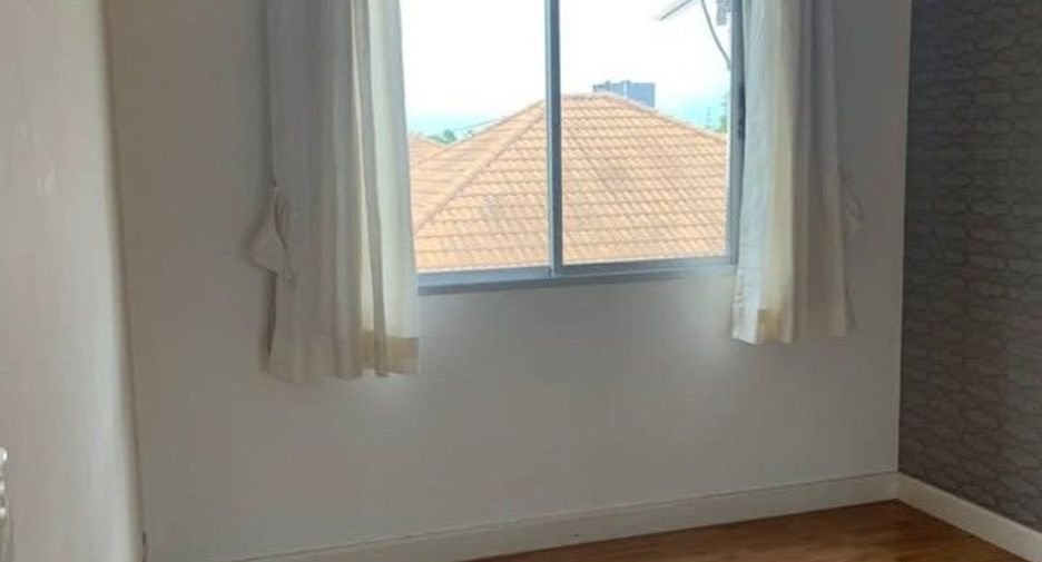 For rent そして for sale 3 ベッドルーム townhouse in Khan Na Yao, Bangkok