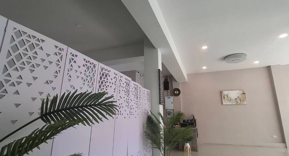 For rent 42 bedrooms hotel in Bang Lamung, Chonburi
