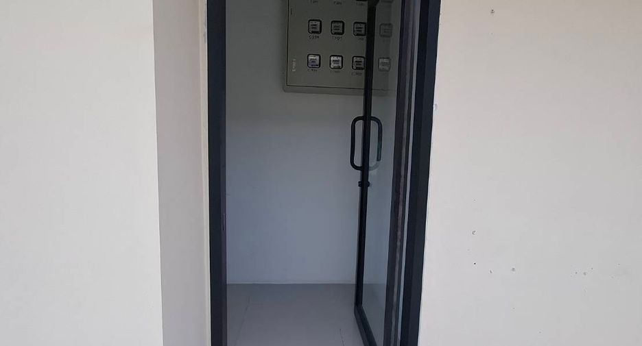 For rent 42 bedrooms hotel in Bang Lamung, Chonburi