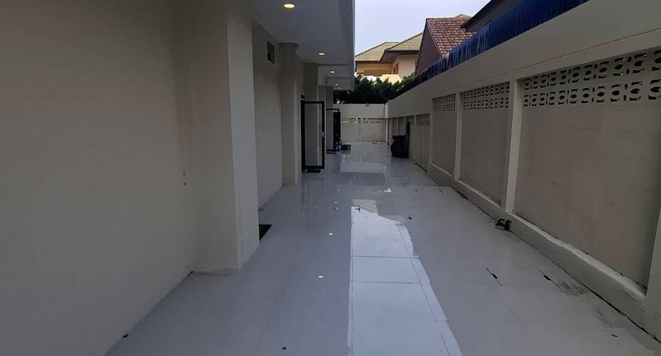 For rent 42 bedrooms hotel in Bang Lamung, Chonburi