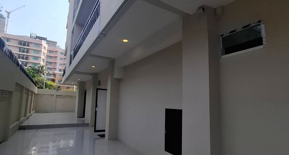 For rent 42 bedrooms hotel in Bang Lamung, Chonburi