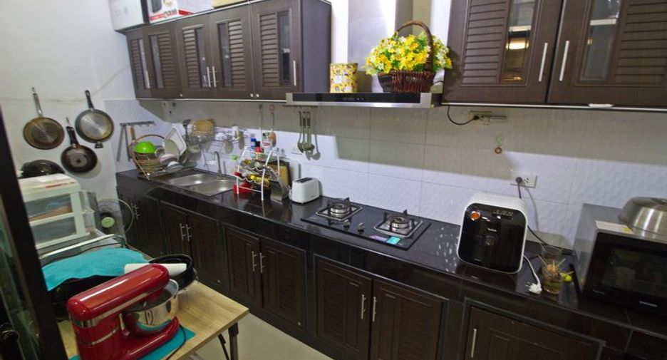Reihenhaus zur Miete mit 3 Zimmer in Mueang Samut Prakan, Samut Prakan
