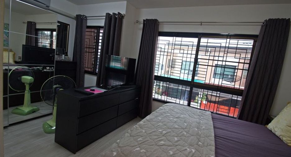 Reihenhaus zur Miete mit 3 Zimmer in Mueang Samut Prakan, Samut Prakan