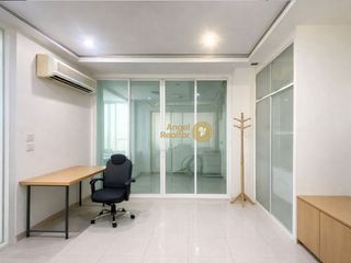 For sale 4 bedrooms townhouse in Din Daeng, Bangkok