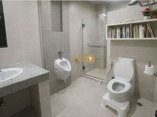 For sale 4 bedrooms townhouse in Din Daeng, Bangkok