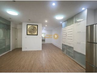 For sale 4 bedrooms townhouse in Din Daeng, Bangkok