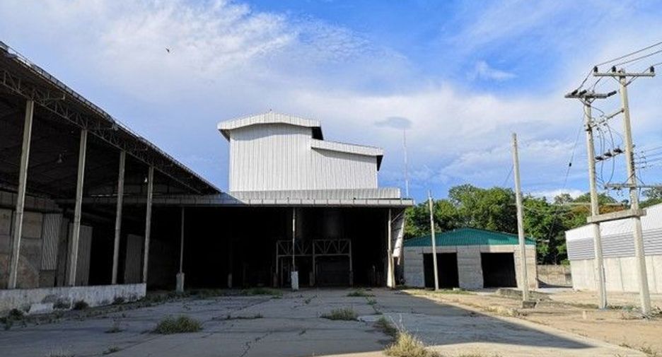 For sale 1 bed warehouse in Khlong Lan, Kamphaeng Phet