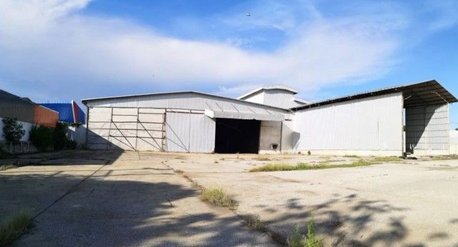 For sale 1 bed warehouse in Khlong Lan, Kamphaeng Phet