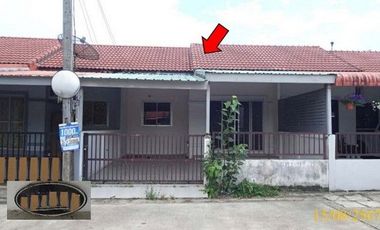 出售 1 卧室 联排别墅 在 Phanat Nikhom, Chon Buri