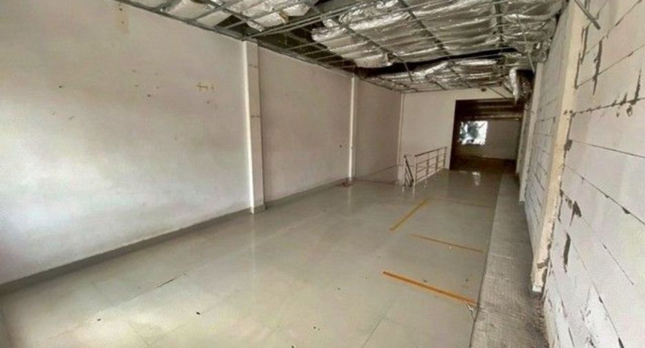 À vendre 1 chambre local commercial à Thung Khru, Bangkok