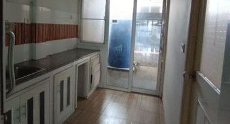 Reihenhaus zum Kauf mit 1 Zimmer in Phrom Khiri, Nakhon Si Thammarat