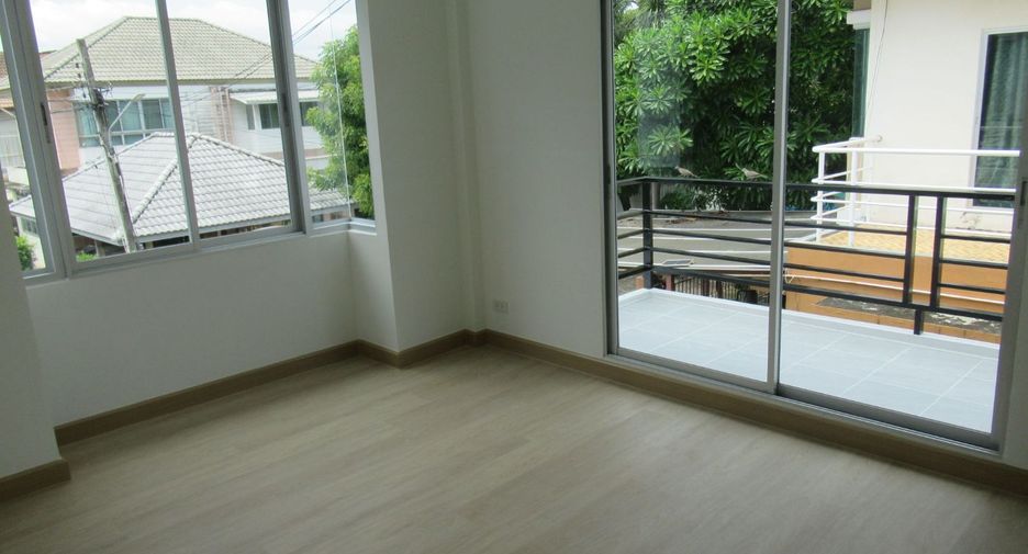 Casa en venta de 3 habitaciones en Nong Khaem, Bangkok