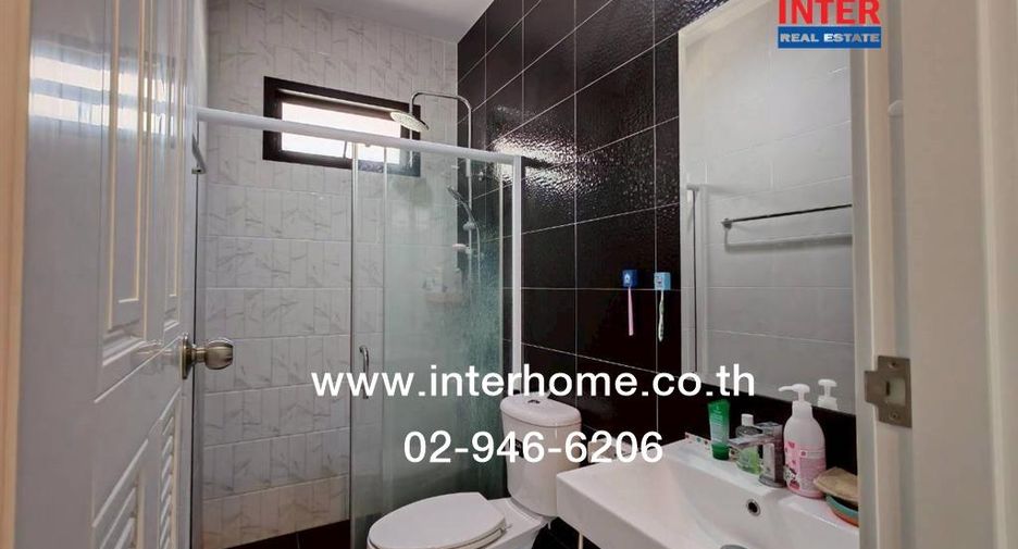 For sale 4 bedrooms house in Khlong Luang, Pathum Thani