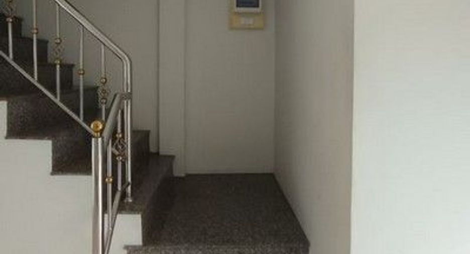 Reihenhaus zum Kauf mit 1 Zimmer in Phrom Khiri, Nakhon Si Thammarat