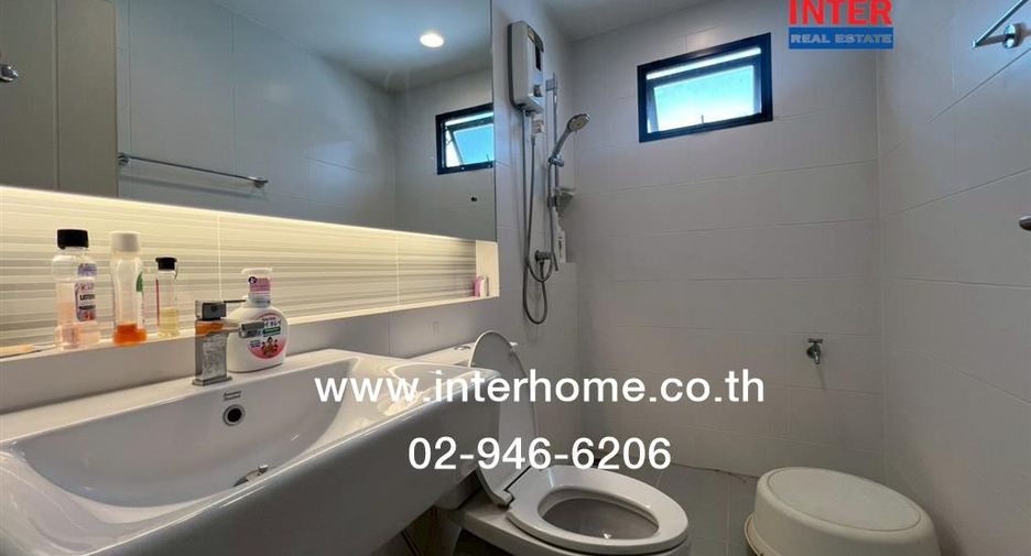 Haus zur Miete und zum Kauf mit 3 Zimmer in Pak Kret, Nonthaburi
