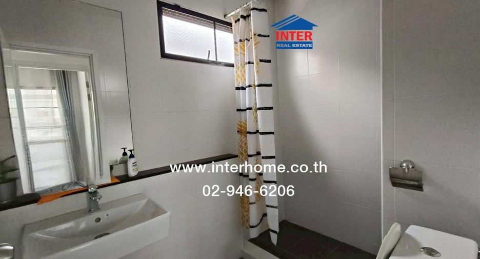 For sale 4 bedrooms house in Mueang Pathum Thani, Pathum Thani