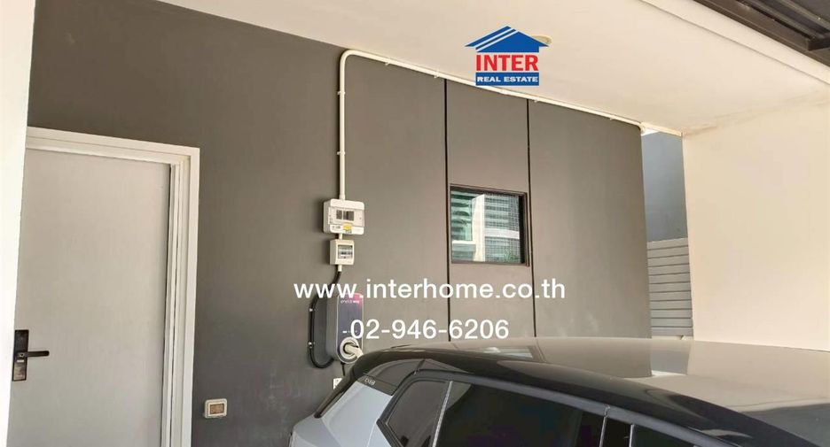 For sale 4 bedrooms house in Mueang Pathum Thani, Pathum Thani
