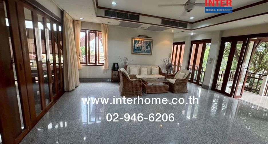 For sale 4 bedrooms house in Sam Phran, Nakhon Pathom